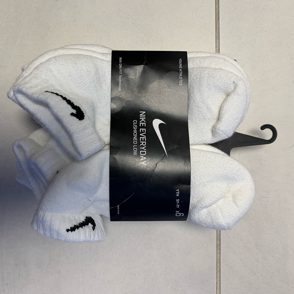 Nike Youth no show socks size 5Y-7Y, 3 pair pack